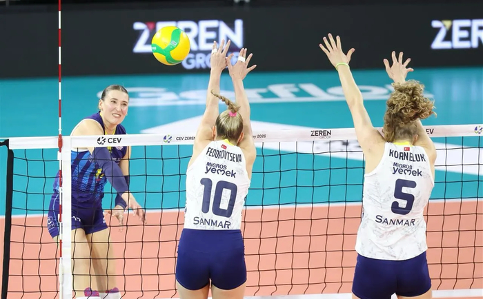 开云网页版-欧冠女排战报：斯坎迪奇爆冷取胜，王媛媛率队轻松晋级|费内巴切|加拉塔萨雷|梅丽萨-瓦尔加斯|费多罗夫采娃|比赛_新浪体育_新浪新闻