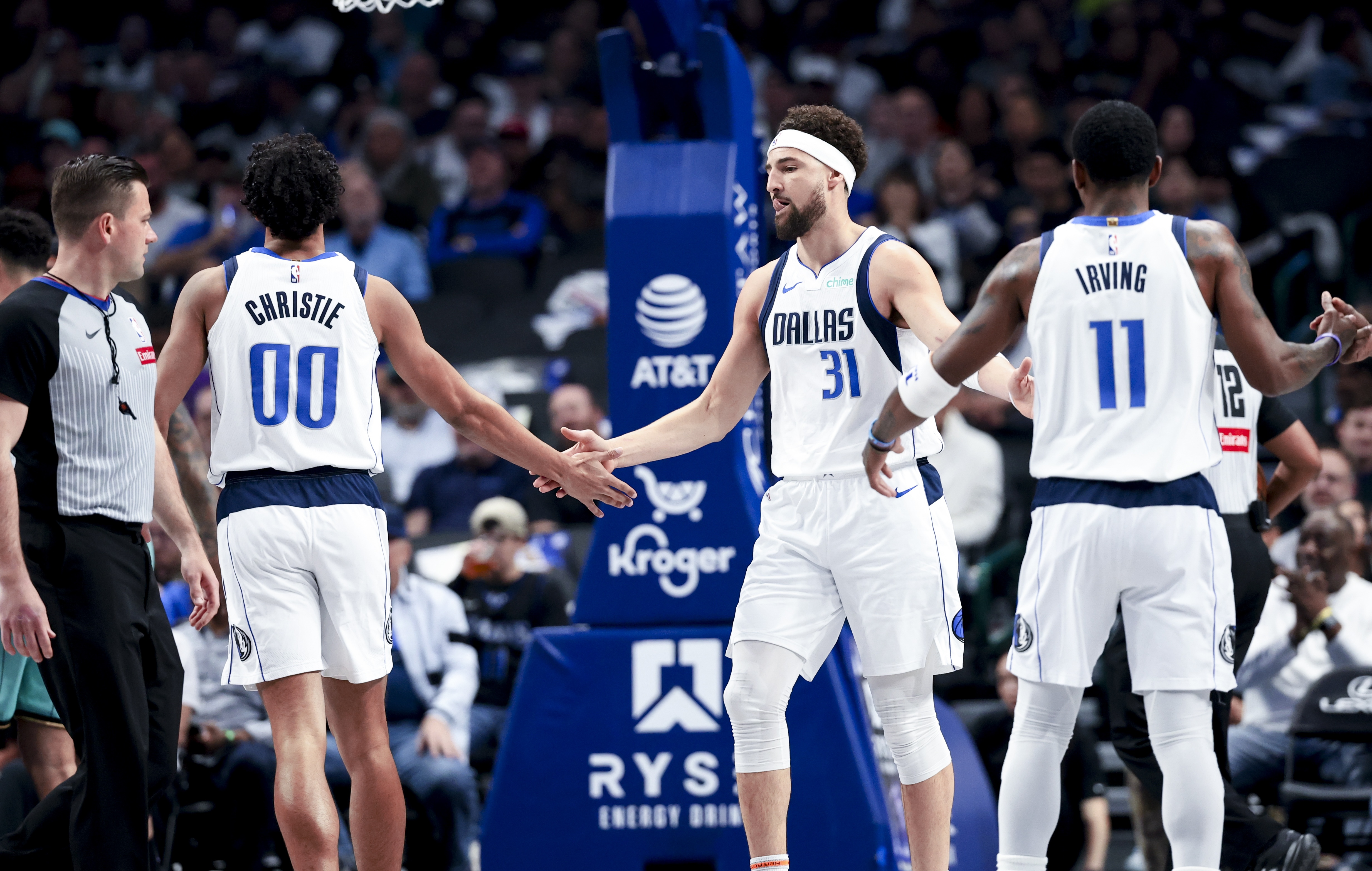 克莱手感热时？克里斯蒂：给他掩护/传球/让路 他是最佳射手之一